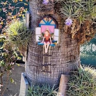 Fairy Angel Statue Garden Tree Decoration Resin Angel Figurine Wall Hanging Decor Outdoor Garden Decor for Lawn Yard Patio Windowsill Garden Gifts | Fairy Garden Accessories Angle Tree Hugger Wall Tree Sculpture Elf Figurine Gift for Women Birthday Tha...