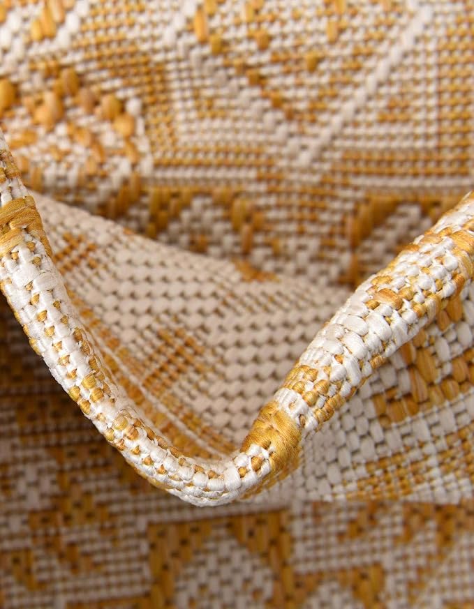 Unique Loom Outdoor Aztec Collection Area Rug - Chalca (5' 3" Octagon, Yellow/ Ivory)