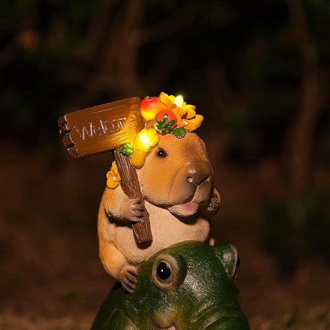 Solar Garden Outdoor Capybara Statues Yard Resin Decoration Gift Handmade Housewarming Gift for Patio Yard Lawn Waterproof Cracking