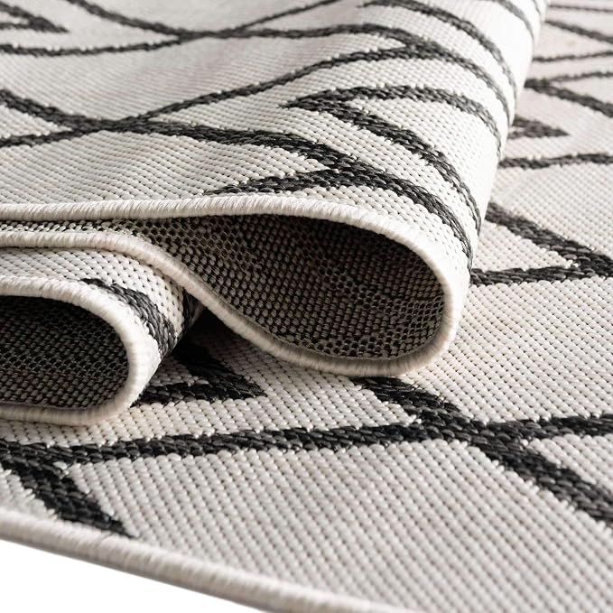 Jill Zarin Outdoor Collection Area Rug - Turks and Caicos (6' x 9' Rectangle Ivory/Black)