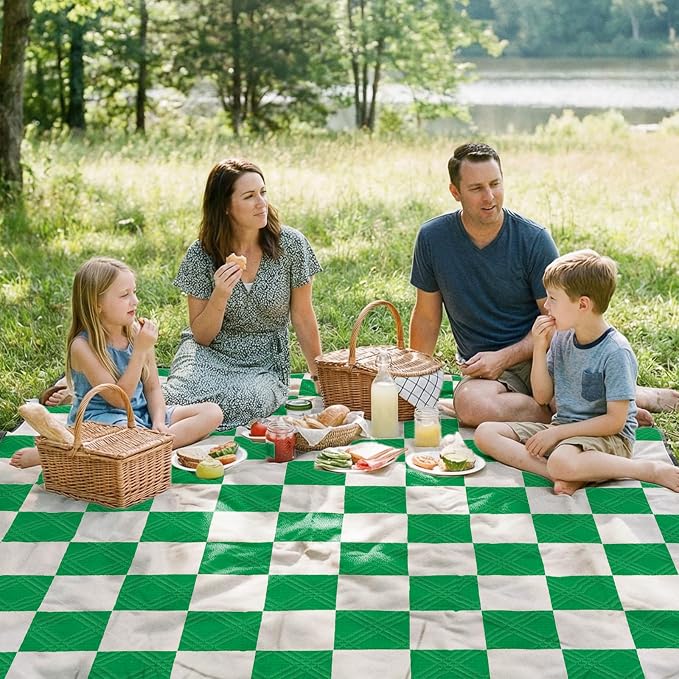 Doonly Picnic Blanket, Large Waterproof Sandproof Beach Blanket, Foldable Outdoor Blanket Gingham Picnic Mat for Beach, Camping, Park, Grass, Lawn, Travel (Green)