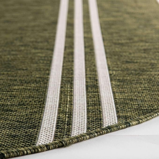 Unique Loom Outdoor Collection Area Rug - Anguilla (7' 10' x 10' Oval, Green/ Ivory)