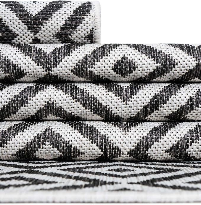 Jill Zarin Jill Zarin Outdoor Collection Area Rug - Costa Rica (10' Round Charcoal Gray/Ivory)