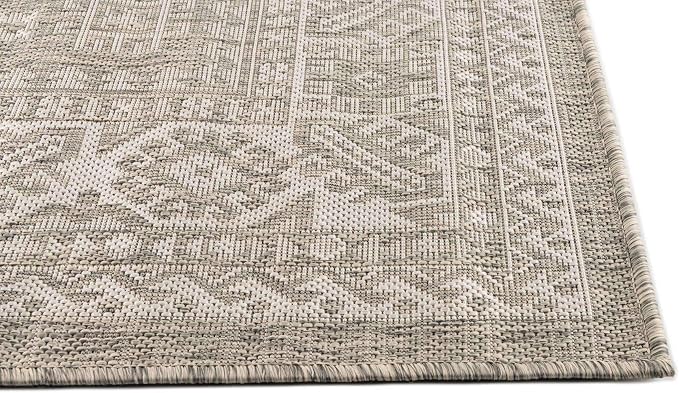 Unique Loom Outdoor Aztec Collection Area Rug - Chalca (5' 3" x 8' 0" Rectangle, Light Gray/ Ivory)
