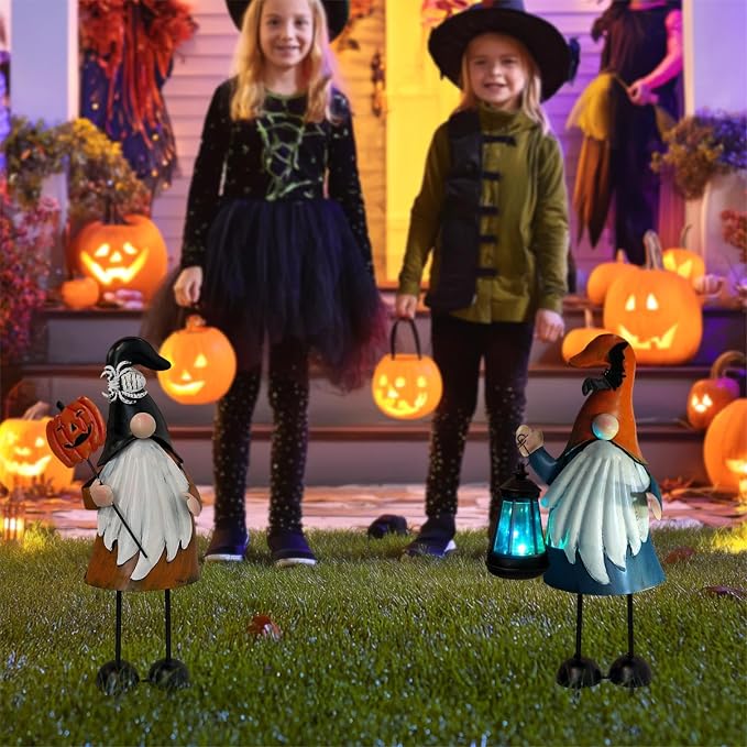 Halloween Decorations Outdoor Solar Gnomes with LED Lantern, Gnomes Metal Yard Art Halloween Outdoor Decor Patio Holiday Gardening Gifts for Mom Women