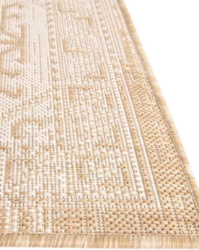 Unique Loom Outdoor Aztec Collection Area Rug - Coba (6' 1" x 9' Rectangle, Natural/ Ivory)