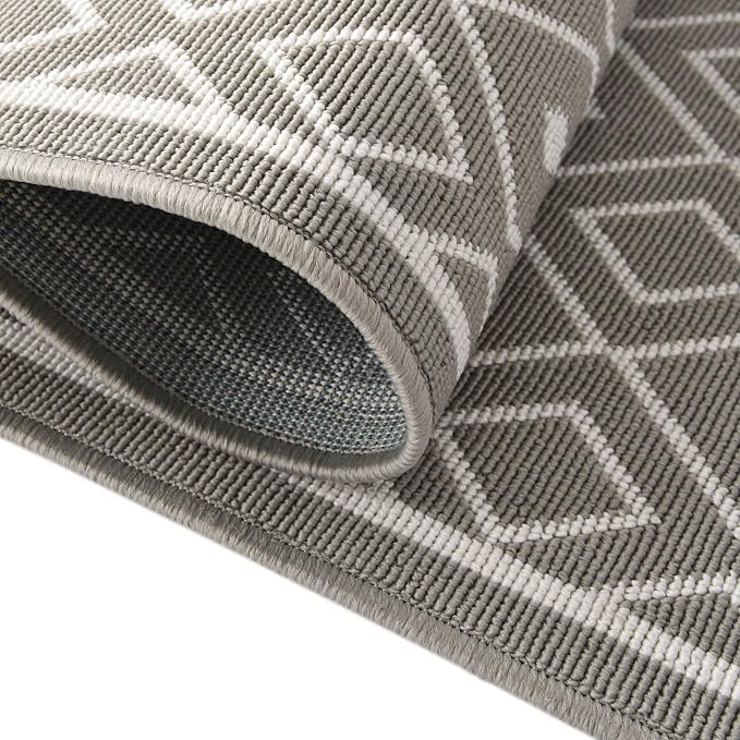 Unique Loom Outdoor Trellis Collection Area Rug - Kafes (5' 3" x 8' Oval, Gray/ Ivory)