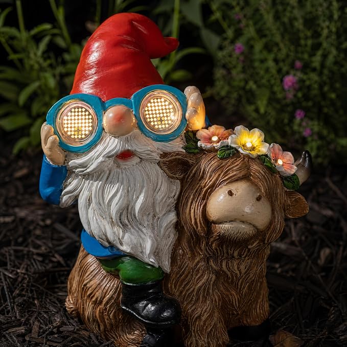 C&Y&G&X Solar Garden Gnome Statue with Highland Cow, Outdoor Solar Garden Decor with LED Lights, Waterproof Resin Yard Art Lawn Ornament for Patio Yard Porch, Gifts for Women Garden Lovers