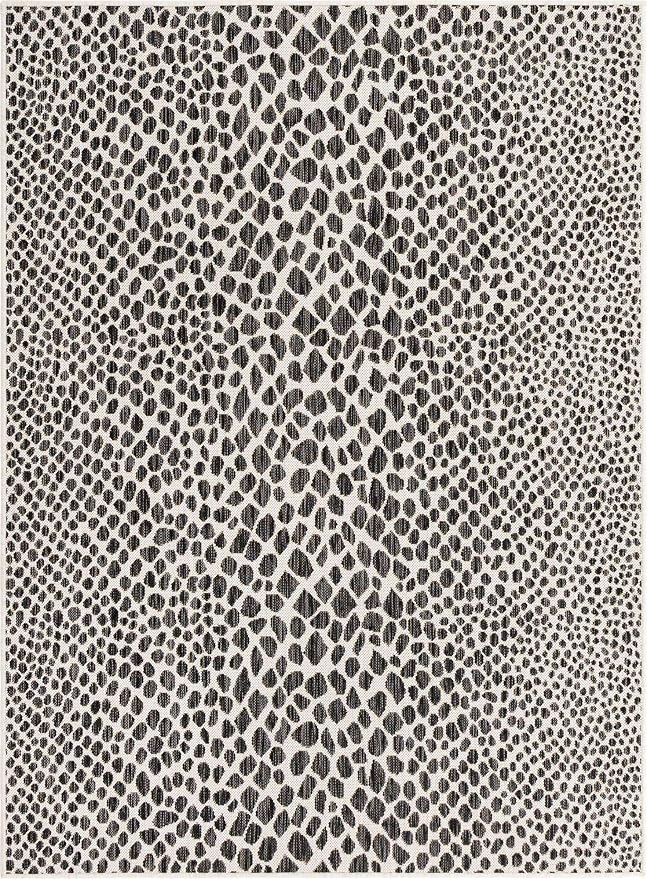 Unique Loom Outdoor Collection Area Rug - Cape Town (5' 3' x 8' Rectangle, Black/ Ivory)