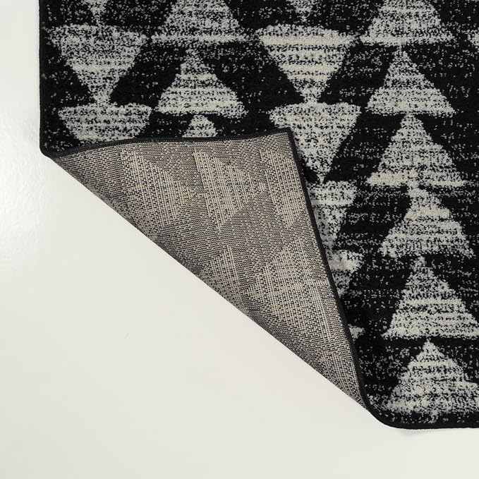 JONATHAN Y Aisha Moroccan Triangle Geometric Black/Cream Indoor Area Rug, 4x6, Contemporary, Modern, Easy-Cleaning for Living Room, Bedroom, Kitchen, Pet Friendly, Non-Shedding (MOH206C-4)