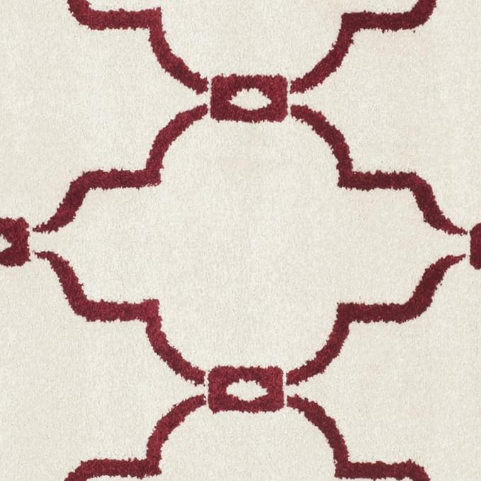 SAFAVIEH Amherst Collection Area Rug - 7' Square, Ivory & Red, Trellis Design, Non-Shedding & Easy Care, Ideal for High Traffic Areas in Living Room, Bedroom (AMT414H)