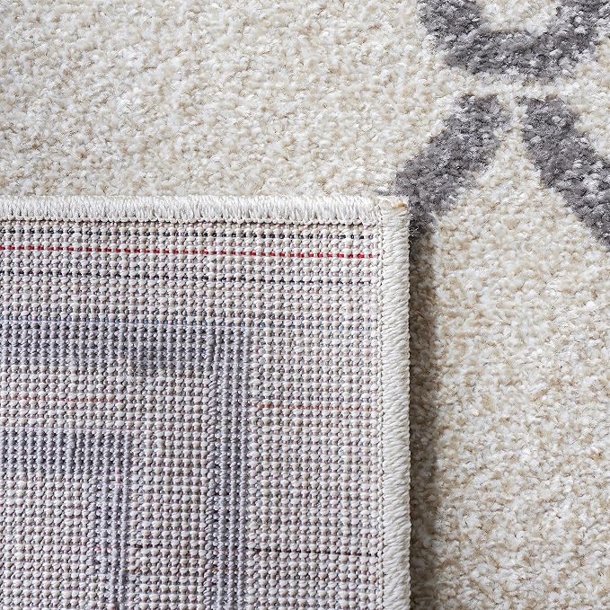 SAFAVIEH Amherst Collection Area Rug - 5' Square, Ivory & Grey, Trellis Design, Non-Shedding & Easy Care, Ideal for High Traffic Areas in Living Room, Bedroom (AMT414K)