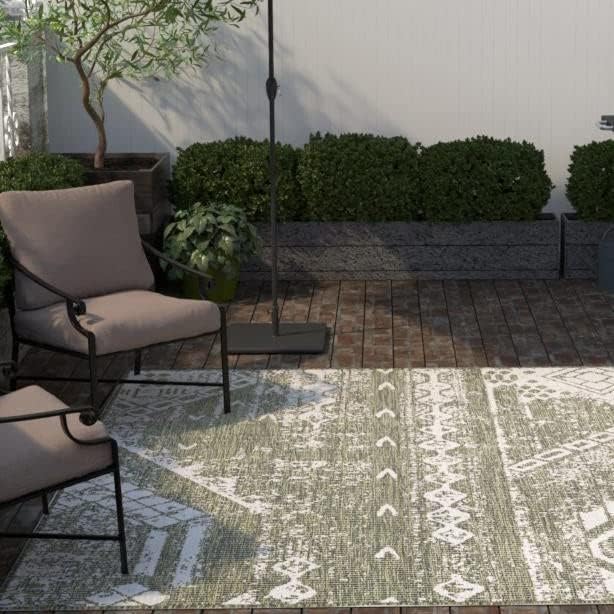 Unique Loom Outdoor Bohemian Collection Area Rug - Anthro (5' 3" Square, Green/ Ivory)