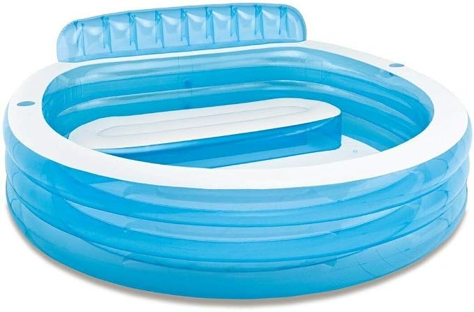 Family Lounge Pool