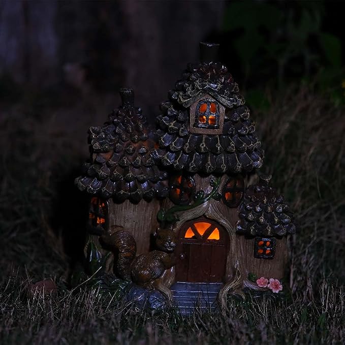 Solar Garden Squirrel's House Fairy Outdoor Statues Yard Resin Decoration Gift Handmade Housewarming Gift for Patio Yard Lawn Waterproof Cracking