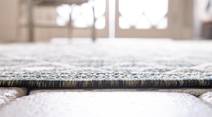 Unique Loom Outdoor Trellis Collection Area Rug - Tribal Trellis (3' 3" Round, Green/ Natural)