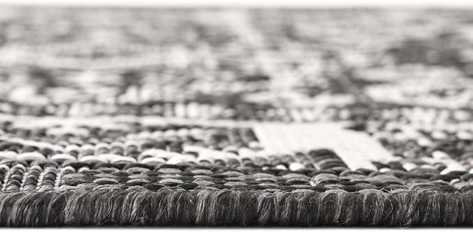 Unique Loom Outdoor Aztec Collection Area Rug - Chalca (2' 7" x 12' Runner, Charcoal Gray/ Ivory)