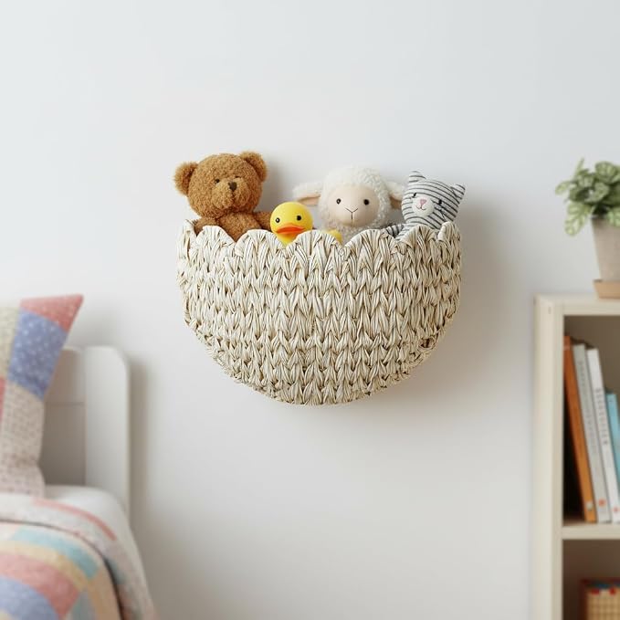 Coeusy Wicker Wall Basket,Scalloped Hanging Wall Basket for Storage and Organizing,Wicker Decorative Storage Baskets for Flower,Magazine,Nursery,Front Door,Bathroom Boho Decor
