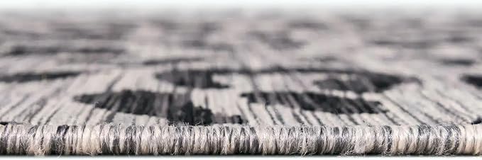 Unique Loom Outdoor Safari Collection Area Rug - Leopard (5' 3" x 8' Oval, Light Gray/ Gray)