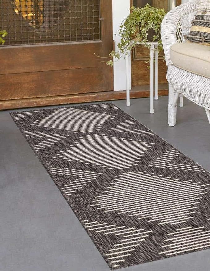 Unique Loom Outdoor Modern Collection Area Rug - Tambor (2' x 5' 1" Runner, Charcoal Gray/ Ivory)
