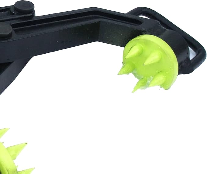 Brush Grubber Single Person Large Manual Weeder with 5 Gripping Teeth and Spring Loaded Jaws Brush Up to 8 Inch Diameter, Black/Green
