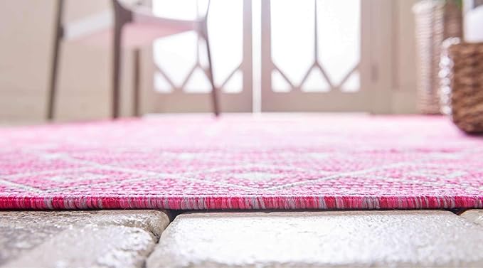 Unique Loom Outdoor Trellis Collection Area Rug - Tribal Trellis (6' 1" x 9' Rectangle, Fuschia/ Gray)