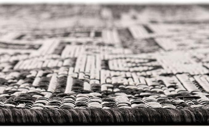 Unique Loom Outdoor Aztec Collection Area Rug - Coba (7' 10" Round, Charcoal Gray/ Ivory)