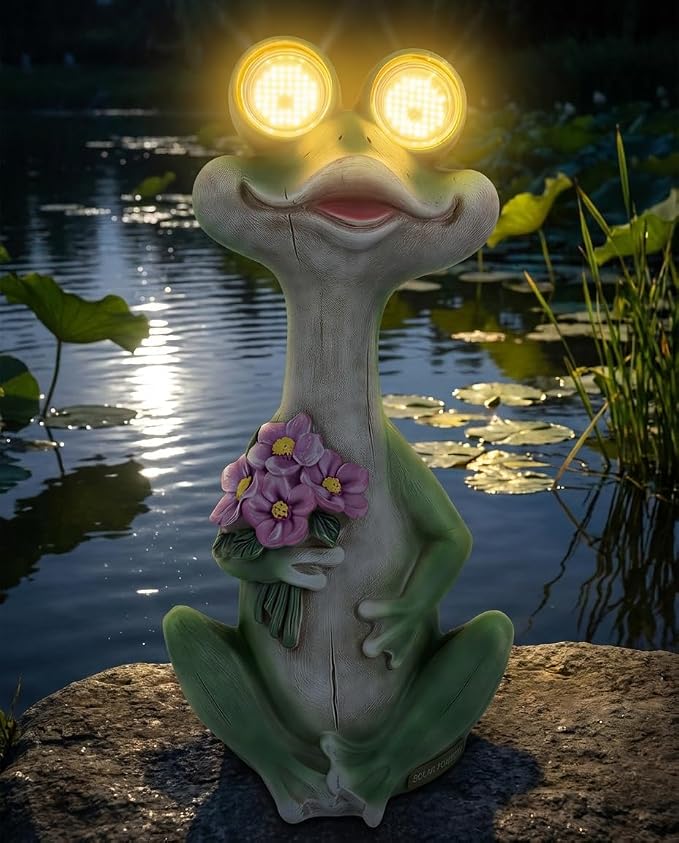 iStatue Solar Frog Garden Statue with Blinking Light-Up Eyes, Resin Outdoor Garden Decor Frog Holding Flowers, Waterproof Animal Figurine for Patio Lawn Yard Porch Balcony (Green)