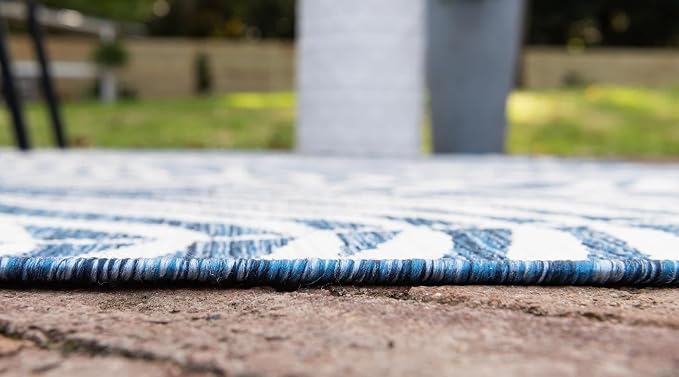 Unique Loom Outdoor Botanical Collection Area Rug - Palm (4' 1" Round, Blue/ Navy Blue)