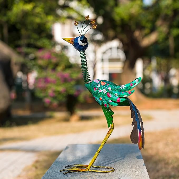 Metal Peacock Garden Statue,Outdoor Peacock Sculpture Decor Yard Art,Farmhouse Art for Yard, Patio, or Housewarming Present for Mom, Friends