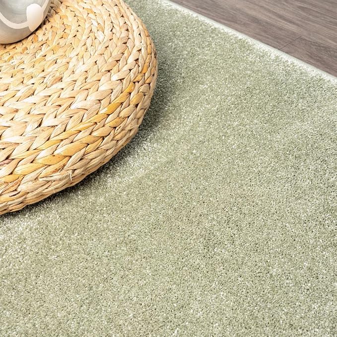 JONATHAN Y Haze Solid Low-Pile Green 5' Round Indoor Area Rug, Coastal,Bohemian,Minimalist,Classic, Easy-Cleaning for Living Room,Bedroom,Kitchen,Pet Friendly,Non-Shedding (SEU100O-5R)
