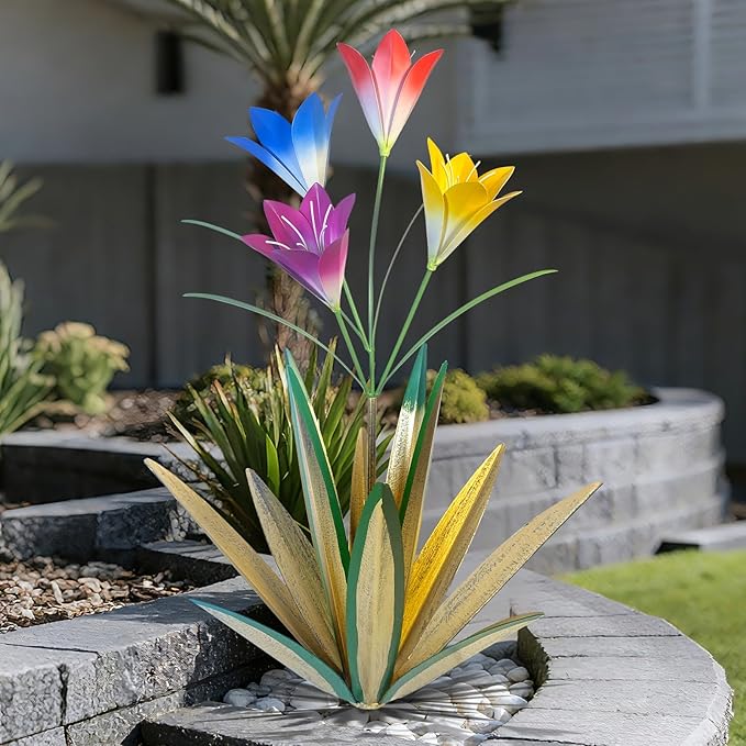 TOMBABY 32.28 Inch Metal Agave Plant Outdoor Decoration Lily Mexican Yard Art Garden Gift Home Decor Hand Painted Metal Agave Garden Yard Statue (1pc, Grass Green)
