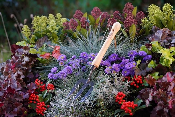 Dewit Garden Fork – Mid-Size Hand Fork with Hardened Boron Steel Tines & Ash Hardwood Handle, Soil Cultivator Tool