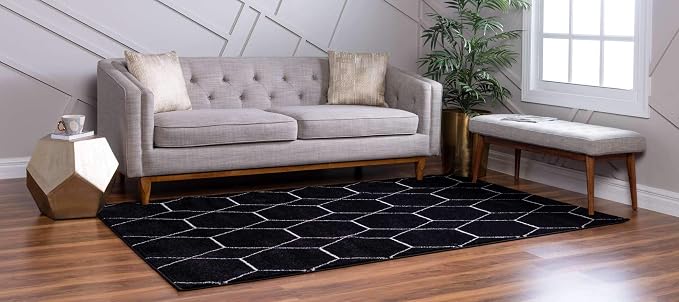 Unique Loom Trellis Frieze Collection Area Rug - Geometric (3' 3" x 5' 3", Black/ Ivory)