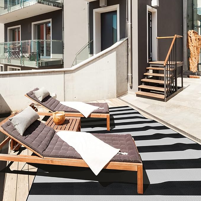 Plastic Straw Rug,6'x9' Outdoor Waterproof Patio Rugs Foldable Reversible Camping Mat for Rv, Deck, Porch, Picnic, Beach, Balcony,Black & White