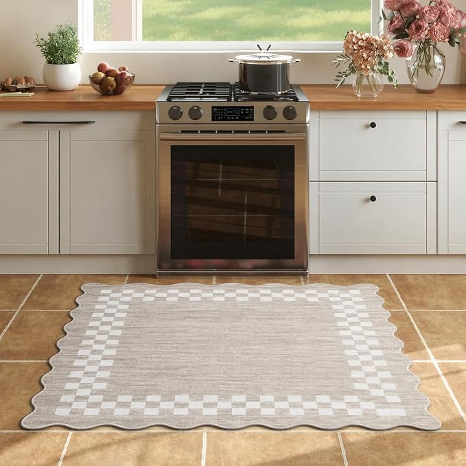 Small Area Rug 2x3 Modern Checkered Entry Rug Solid Color Scalloped Kitchen Rugs Washable Bedroom Doormat Non Slip Stain Resistant Bordered Throw Carpet for Living Room Nursery Laundry, Fog