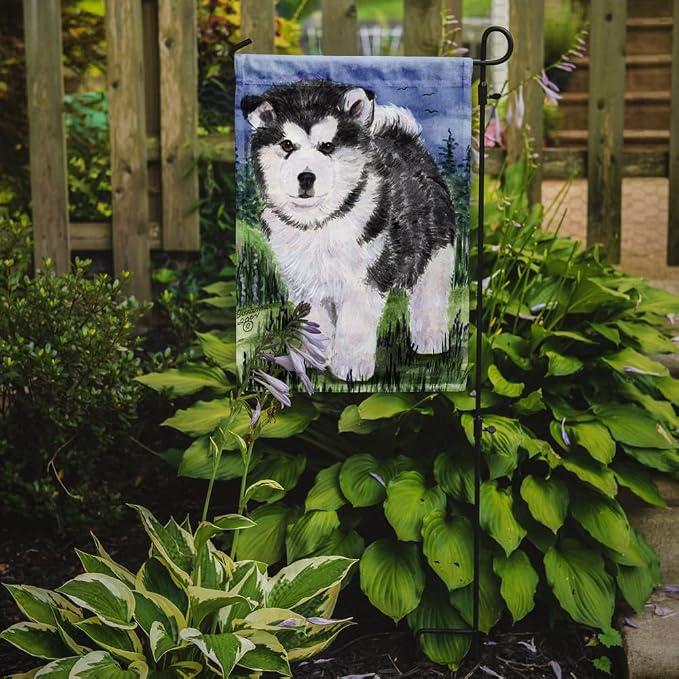 Caroline's Treasures SS8027GF Alaskan Malamute Garden Flag Mailbox Flag Decorative Yard Flag Banner Outside Patio Artwork Yard Flower Beds, Garden Size, Multicolor