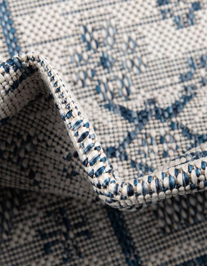 Unique Loom Outdoor Aztec Collection Area Rug - Coba (7' 1" x 10' Rectangle, Blue/ Ivory)