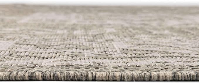 Unique Loom Outdoor Aztec Collection Area Rug - Chalca (5' 3" x 8' 0" Rectangle, Light Gray/ Ivory)