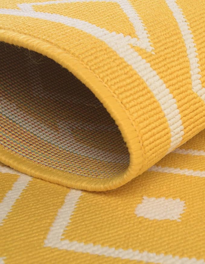 Unique Loom Outdoor Trellis Collection Area Rug - Kafes (9' x 12' 2" Rectangle, Yellow/ Ivory)