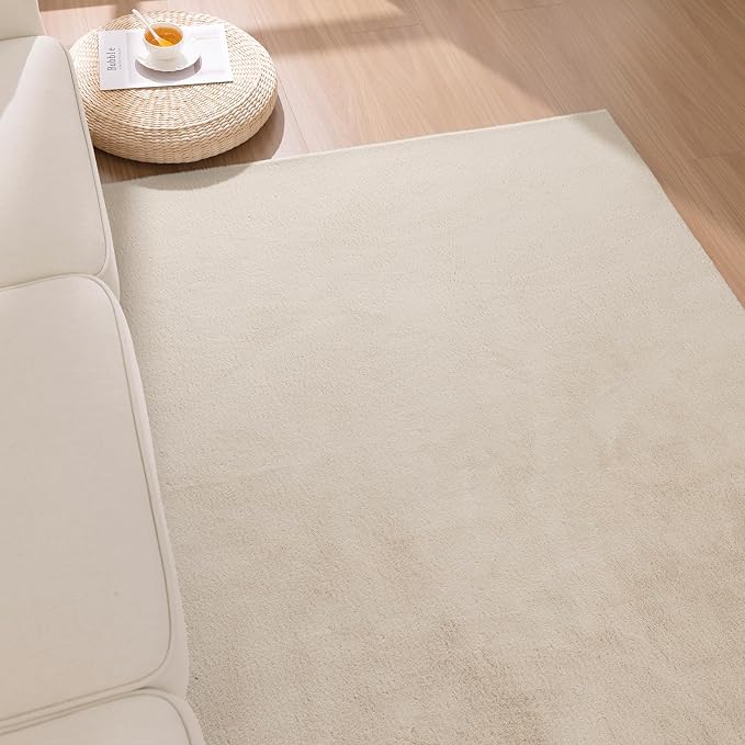 SHACOS Ultra Soft Faux Rabbit Fur Area Rug 4'x6', Non Slip Washable Padded Living Room Rugs, Fluffy Cozy Indoor Modern Carpet for Bedroom Dining Room Kids Room Dorm Home Decor, Beige