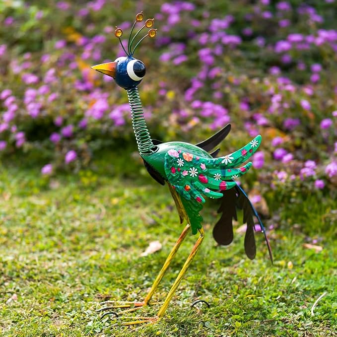 Metal Peacock Garden Statue,Outdoor Peacock Sculpture Decor Yard Art,Farmhouse Art for Yard, Patio, or Housewarming Present for Mom, Friends