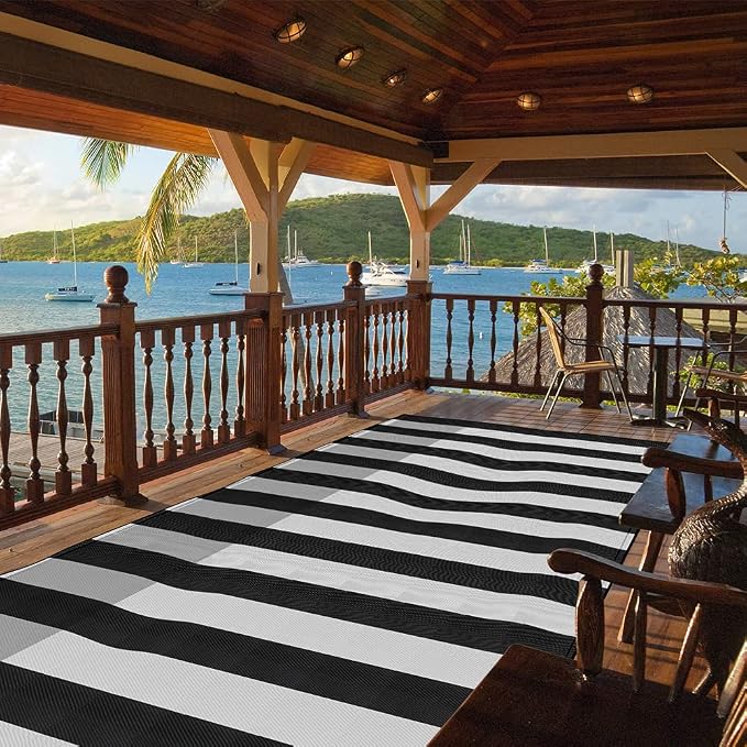 Plastic Straw Rug, 9'x12' Outdoor Waterproof Patio Rugs Foldable Reversible Camping Mat for RV, Deck, Porch, Picnic, Beach, Balcony, Black & White