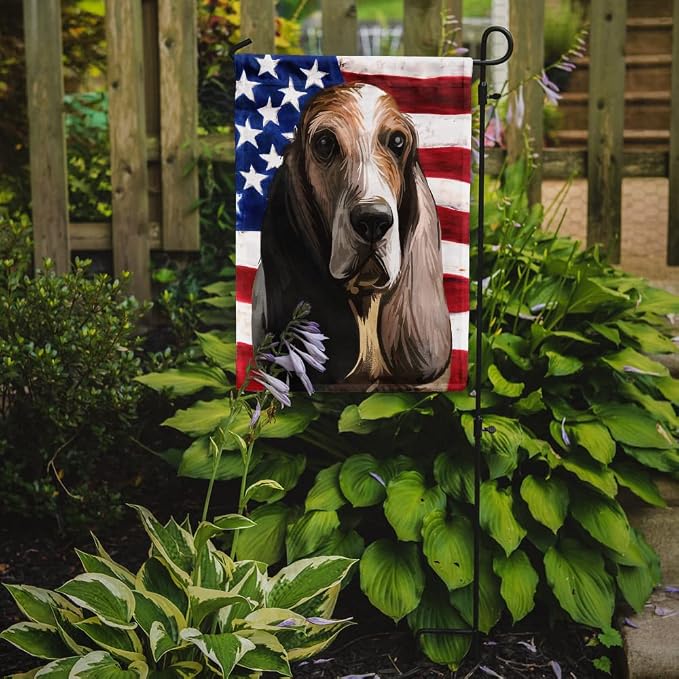 Caroline's Treasures CK6717GF Southern Hound Dog American Flag Garden Flag Mailbox Flag Decorative Yard Flag Banner Outside Patio Artwork Yard Flower Beds, Garden Size, Multicolor