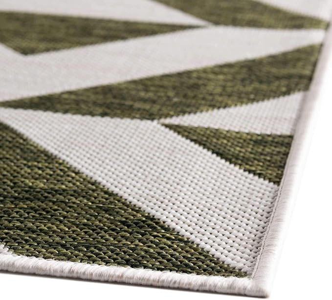 Unique Loom Outdoor Collection Area Rug - Napa (5' 3" x 8' Rectangle, Green/ Ivory)