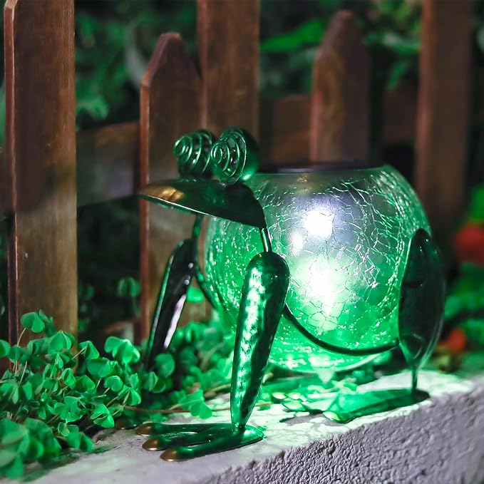 Solar Garden Lantern Waterproof LED Frog Solar Lights Outdoor Decorative Tabletop Lanterns Lamp for Pool Decor and Yard Patio Table Decoration or Mother's Day Gifts
