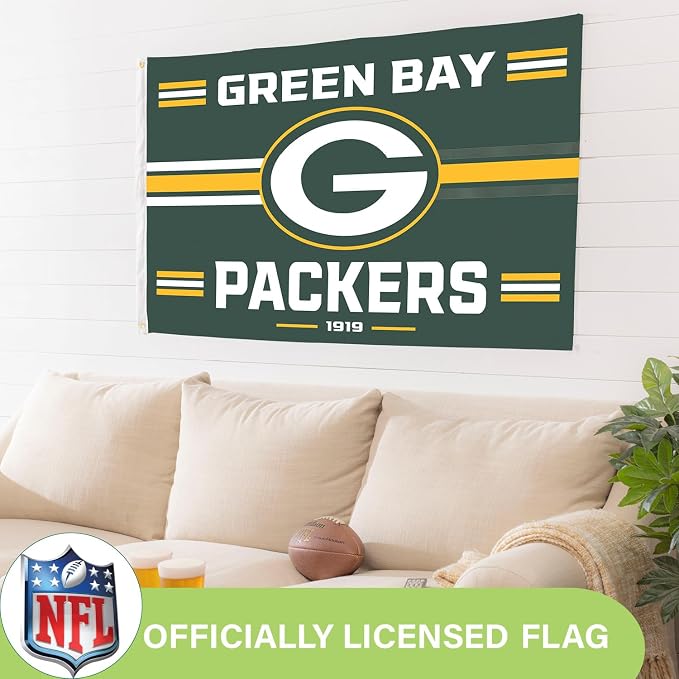 NFL Green Bay Packers Vintage Flag | 3 x 5 Estate Flag with Grommets | Heavy Duty Banner for Outdoor Garden Patio Decoration | Indoor Wall Decor for Room | Works with Flagpoles for Outside House (Green Bay Packers-Vintage)