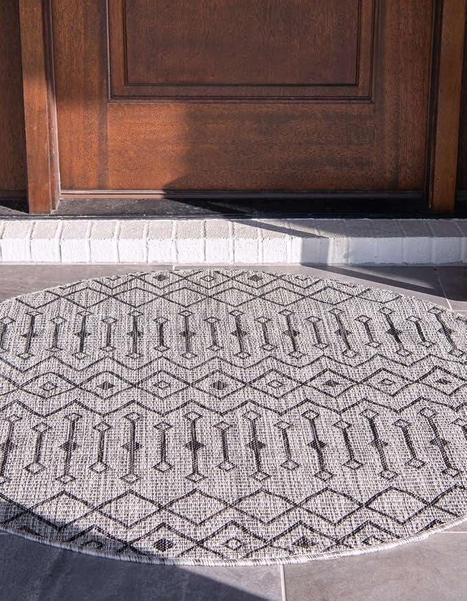Unique Loom Outdoor Trellis Collection Area Rug - Tribal Trellis (13' Round, Gray/ Black)
