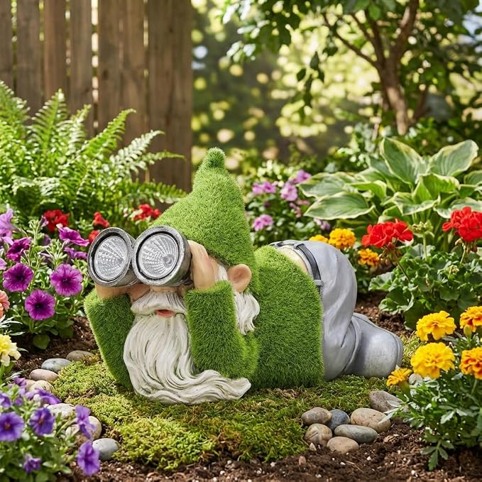 TERESA'S COLLECTIONS Green Garden Gnomes for Garden Decor, Funny Resin Outdoor Decorations for Yard with Solar Lights, Garden Statues for Front Porch Patio, Ideal Gift for Women and Man 7.1"
