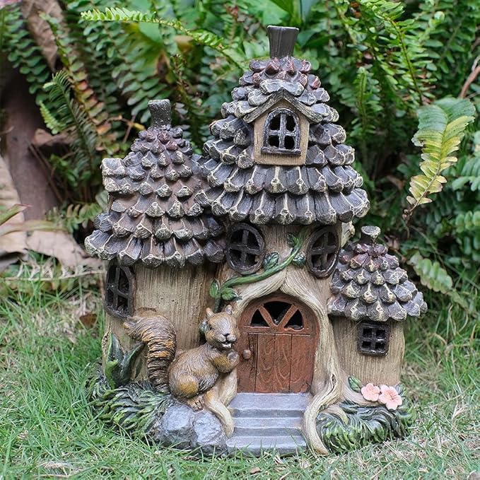 Solar Garden Squirrel's House Fairy Outdoor Statues Yard Resin Decoration Gift Handmade Housewarming Gift for Patio Yard Lawn Waterproof Cracking